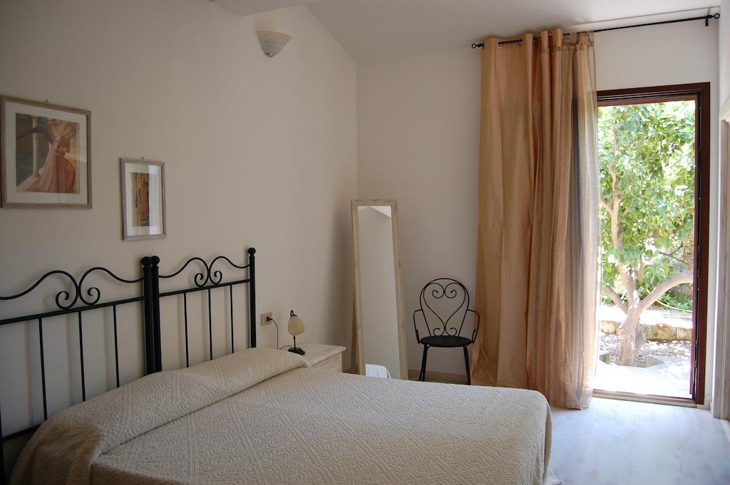 Bed and Breakfast Andrea E Valentina S'archittu Cuglieri Pokoj fotografie